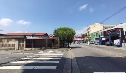 Casa comercial no Bairro dos Casa.