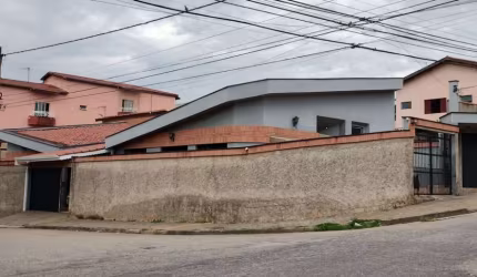 Casa com 3 dormitórios à venda, 225 m² por R$ 560.000,00 - Jardim Simus - Sorocaba/SP