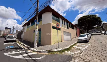 Casa com 3 dormitórios para alugar, 375 m² por R$ 5.855,53/mês - Centro - Sorocaba/SP