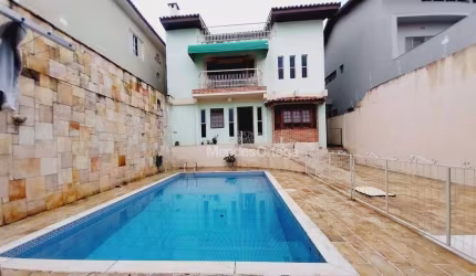 Casa com Piscina Jardim Leocádia