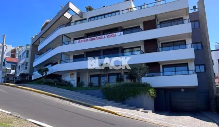 EXCLUSIVE - Apartamento de 03 dormitórios a poucos passos do Mar