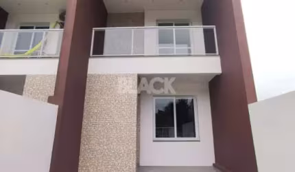 Casa geminada a venda no Bairro Centenário em Torres RS