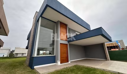 Casa de Alto Padrão em condomínio fechado em Torres RS.