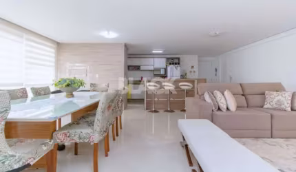 Apartamento com 4 dormitórios perto das Quatro Praças em Torres RS