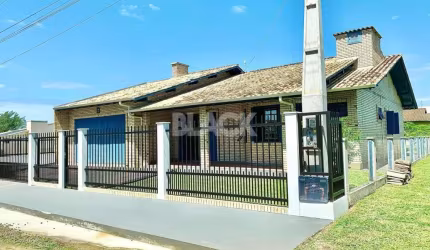 Casa de 03 dormitórios à venda | BellaTorres em Passo de Torres, SC