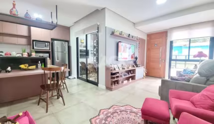 Casa geminada mobiliada no Bairro Centenário em Torres RS