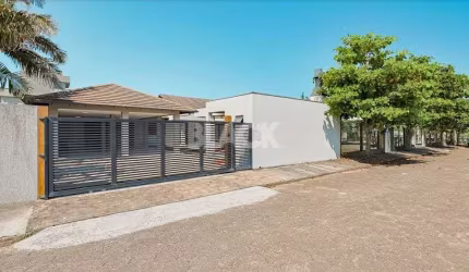 Casa com piscina na Itapeva em Torres RS