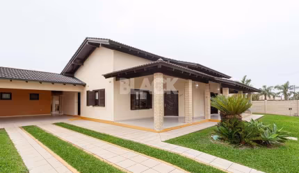 Casa 4 dormitórios à venda Praia do Paraíso Torres/RS