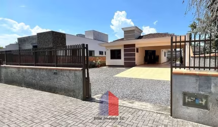 Casa Averbada 3 dormitórios (suíte) no Aventureiro