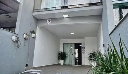 Geminado 3 dormitórios (1 suíte) no Bairro Saguaçu