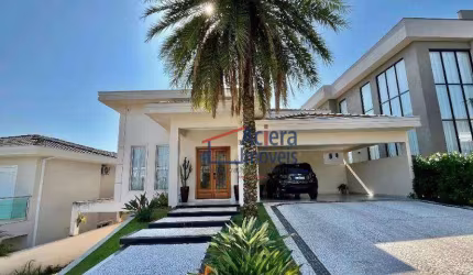 Casa com três dormitórios, sendo uma suíte, 380 m² AC. por R$ 3.350.000 - Reserva Santa Maria - Jandira/SP.