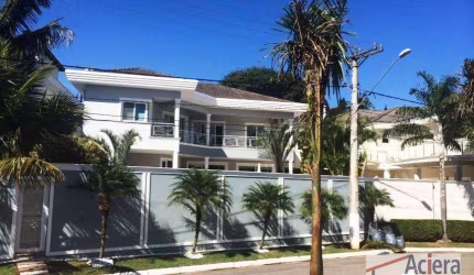 São Paulo II - Excelente casa seminova,localização privilegiada, com vista para o campo de Golf!!