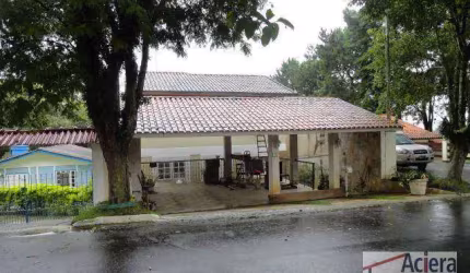 Jardim das Flores- Condomínio com clube, bosque e campo de futebol!!