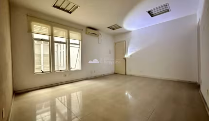 Ponto comercial à venda na Santa Amélia, Belo Horizonte  por R$ 250.000