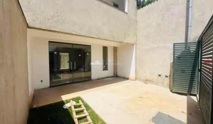 Casa com 3 quartos à venda na Santa Amélia, Belo Horizonte  por R$ 650.000