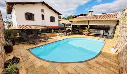 Casa com 4 quartos à venda em São João Batista, Belo Horizonte  por R$ 1.300.000