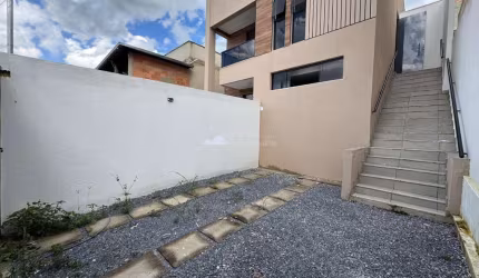 Casa com 3 quartos à venda na Serra Dourada, Vespasiano  por R$ 375.000