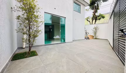 Casa com 3 quartos à venda na Candelária, Belo Horizonte  por R$ 620.000