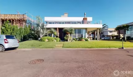 CASA EM CONDOMÍNIO FECHADO