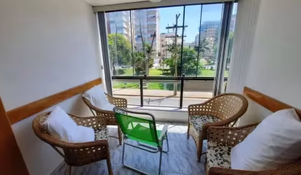 Apartamento de 02 dormitórios + dependência de empregada