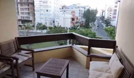 Apartamento com 2 dormitório,  em frente da praça Flavio Boianoviski!