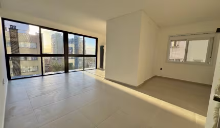 APARTAMENTO DE 02 DORMITÓRIOS À UMA QUADRA DO MAR!