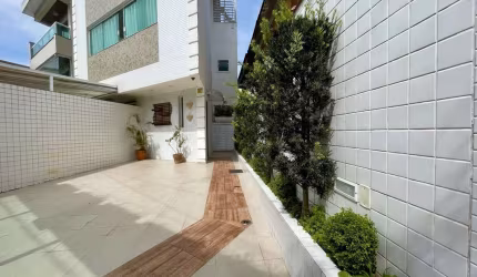 Casa com 4 quartos, Embaré, Santos - R$ 1 mi, Cod: 717