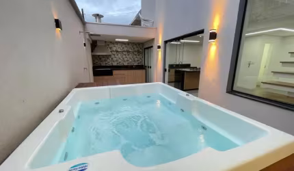 Casa com 3 quartos, Ponta da Praia, Santos - R$ 1.85 mi, Cod: 1835
