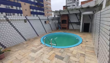 COBERTURA DUPLEX NO GONZAGA, SANTOS: 2 Quartos, 1 Suíte, 2 Salas, 4 Banheiros, 2 Vagas, 160m² - Confira essa Oportunidade!