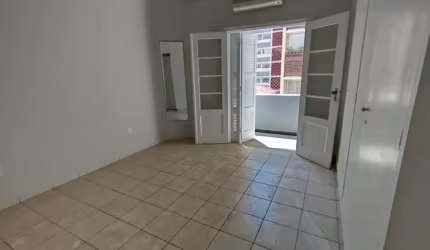 Apartamento à Venda no Boqueirão - Santos/SP: 2 Quartos, 1 Suíte, 73m² de Conforto à Beira-Mar!