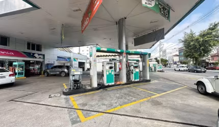 Oportunidade única: Fundo de comércio comercial à venda em Santos-SP, na Ponta da Praia - 2 banheiros, 541m² de área.