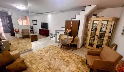 CASA NO MACUCO EM SANTOS