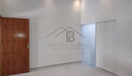 Casa a venda Próximo ao Hospital Dia! 3 dorm com 1 suíte - Cozinha com armarios planejados e completa - 2 vagas cobertas e churrasqueira.