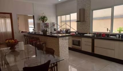 Imperdível oportunidade: Casa à venda em Salto-SP, Jardim Santa Marta III, 3 quartos, 2 suítes, 2 salas, 3 banheiros, 2 vagas, 161,00 m².