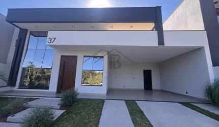 Imperdível casa em condomínio à venda em Indaiatuba-SP, 3 suítes, 194m², 4 vagas no Jardim Laguna!