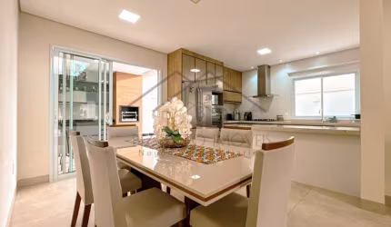 Lindo sobrado a venda no Condomínio Villa Ytu - Jd dos Império - 3 dorm sendo 1 suíte com closet - acabamento refinado e cozinha completa!