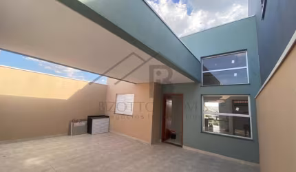 Oportunidade casa jardim dos sabias !!!  2 Dormitórios sendo 1 suíte, cozinha integrada com a sala, área gourmet, com um cômodo na parte debaixo!
