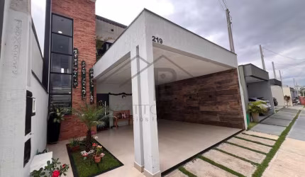 Belíssima casa a venda Condomínio Vila Ytu, jardins do Império em Indaiatuba! Imóvel com Planejados, condomínio com área de lazer completa!!