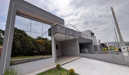 Imperdível oportunidade de compra: Casa em condomínio no Park Gran Reserve em Indaiatua! 3 dorm sendo 1 suite com closet e lavabo! Cozinha com móveis.