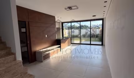 Lindo sobrado com 3 suites sendo uma com closet em condomínio com ótima localização