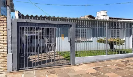 Casa com 3 dormitórios à venda, 111 m²