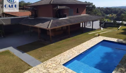-- Oportunidade em Condomínio Parque das Rosas / Com Piscina