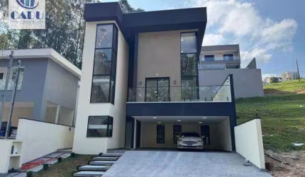 - Excelente Casa no Condomínio Morada da Serra - Barueri