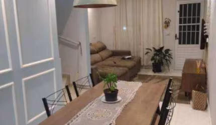 - Excelente Casa no Condomínio Villggio Dona Genoveva - Cajamar