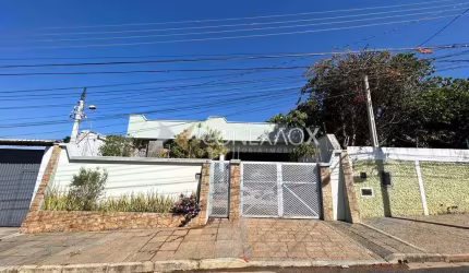 Casa com 3 quartos à venda na Rua Marquês de Pombal, 220, Vila Nogueira, Campinas, 235 m2 por R$ 990.000