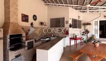 Chácara / sítio com 3 quartos à venda na Rua Allan Fonseca, 565/585, Recanto dos Dourados, Campinas, 197 m2 por R$ 690.000