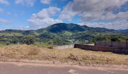 Lote de Terreno de 420  metros  em Aguas de  Lindóia