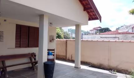 Casa  de 2 dormitorios  no centro de Aguas  de Lindóia