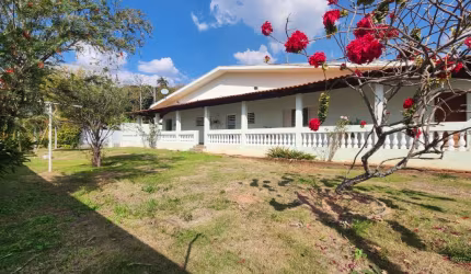 Linda casa em Aguas de Lindóia proximo ao Balneario .