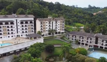 Flat à venda no condomínio Piemonte, em Serra Negra (SP)